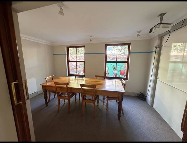 106.60M² BUILDING TO LET IN KENILWORTH